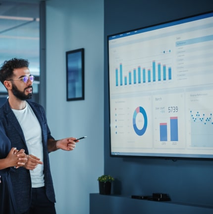 A social media marketing agency expert showing results from utilizing the right social media platforms